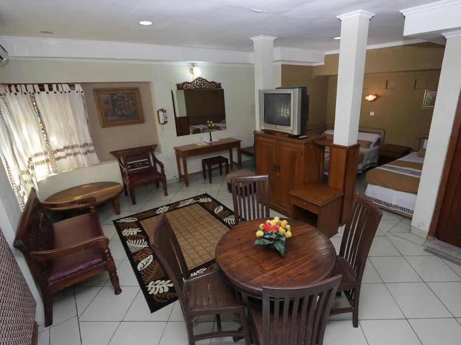 Mataram Hotel Джокьякарта Экстерьер фото