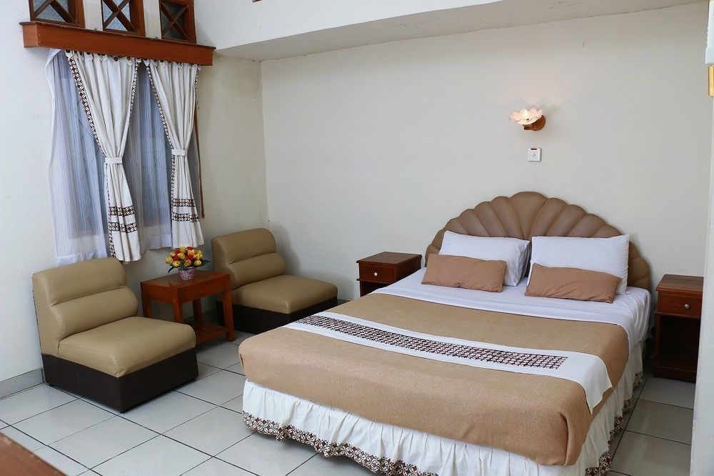 Mataram Hotel Джокьякарта Экстерьер фото