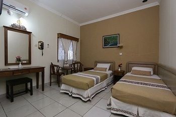 Mataram Hotel Джокьякарта Экстерьер фото