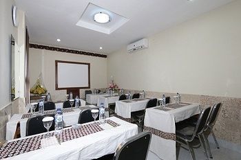 Mataram Hotel Джокьякарта Экстерьер фото
