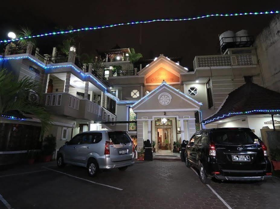 Mataram Hotel Джокьякарта Экстерьер фото